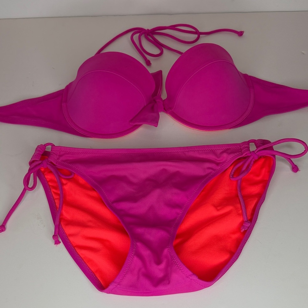 Victoria’s Secret bikini set